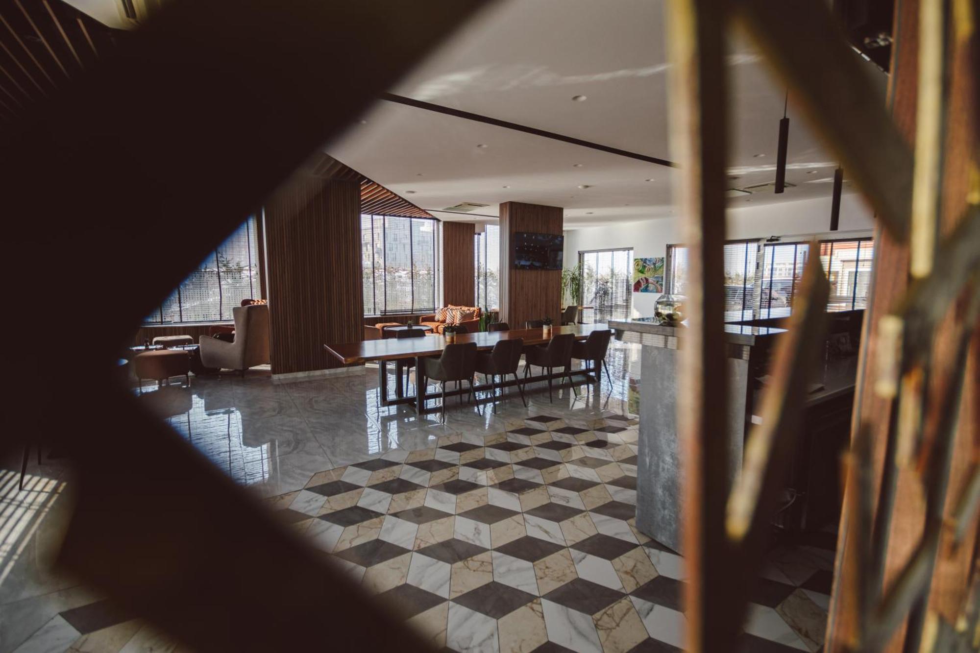 Star Hill Hotel & Spa Pristina Exterior photo