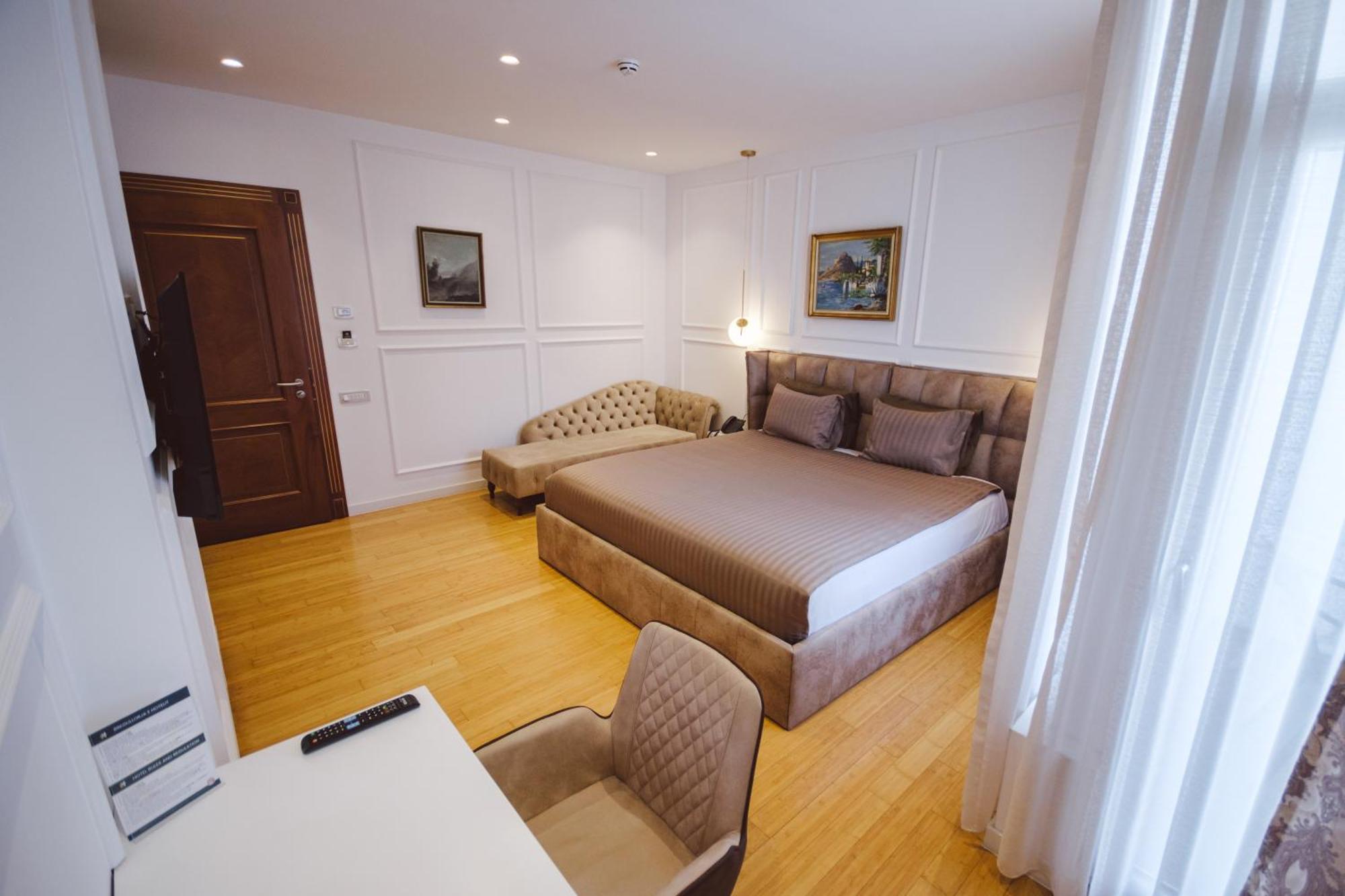 Star Hill Hotel & Spa Pristina Exterior photo