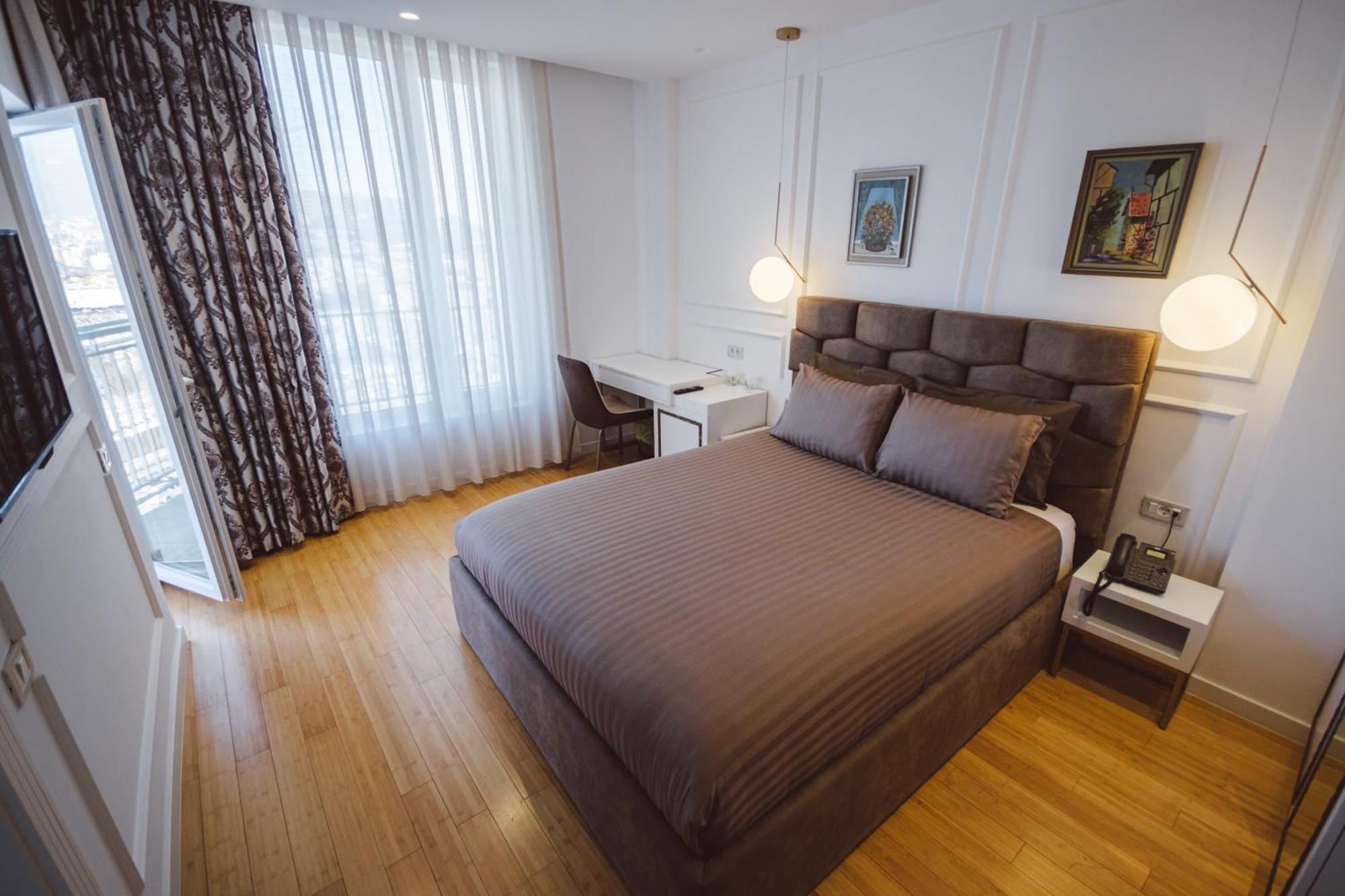 Star Hill Hotel & Spa Pristina Exterior photo